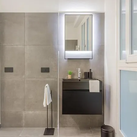 Stylish Loft With Private Garage Near Ghirlandina * Modena