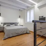 Stylish Loft With Private Garage Near Ghirlandina
