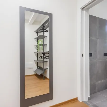 Lejlighed Stylish Loft With Private Garage Near Ghirlandina *
