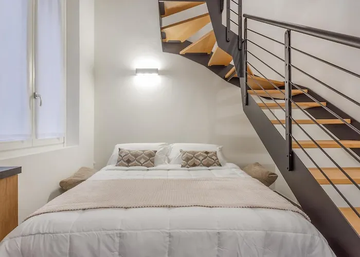 Stylish Loft With Private Garage Near Ghirlandina Apartamento Modena