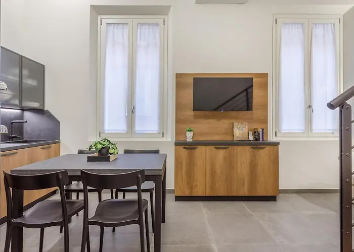 Stylish Loft With Private Garage Near Ghirlandina