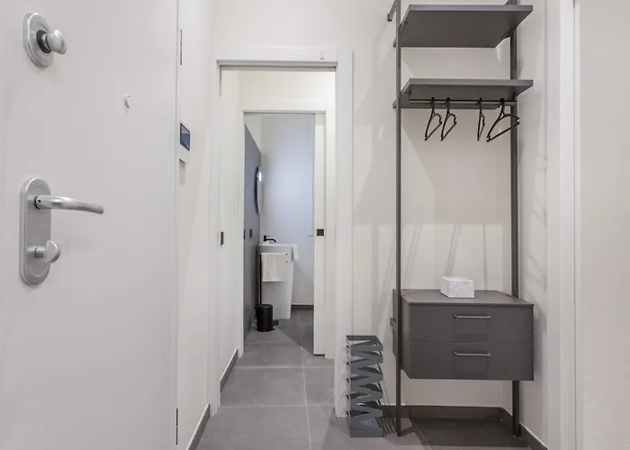 Stylish Loft With Private Garage Near Ghirlandina Apartamento Modena