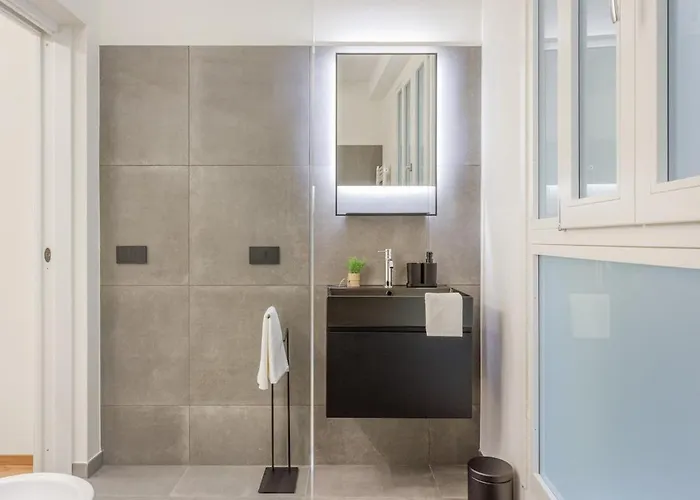 Stylish Loft With Private Garage Near Ghirlandina * Modena